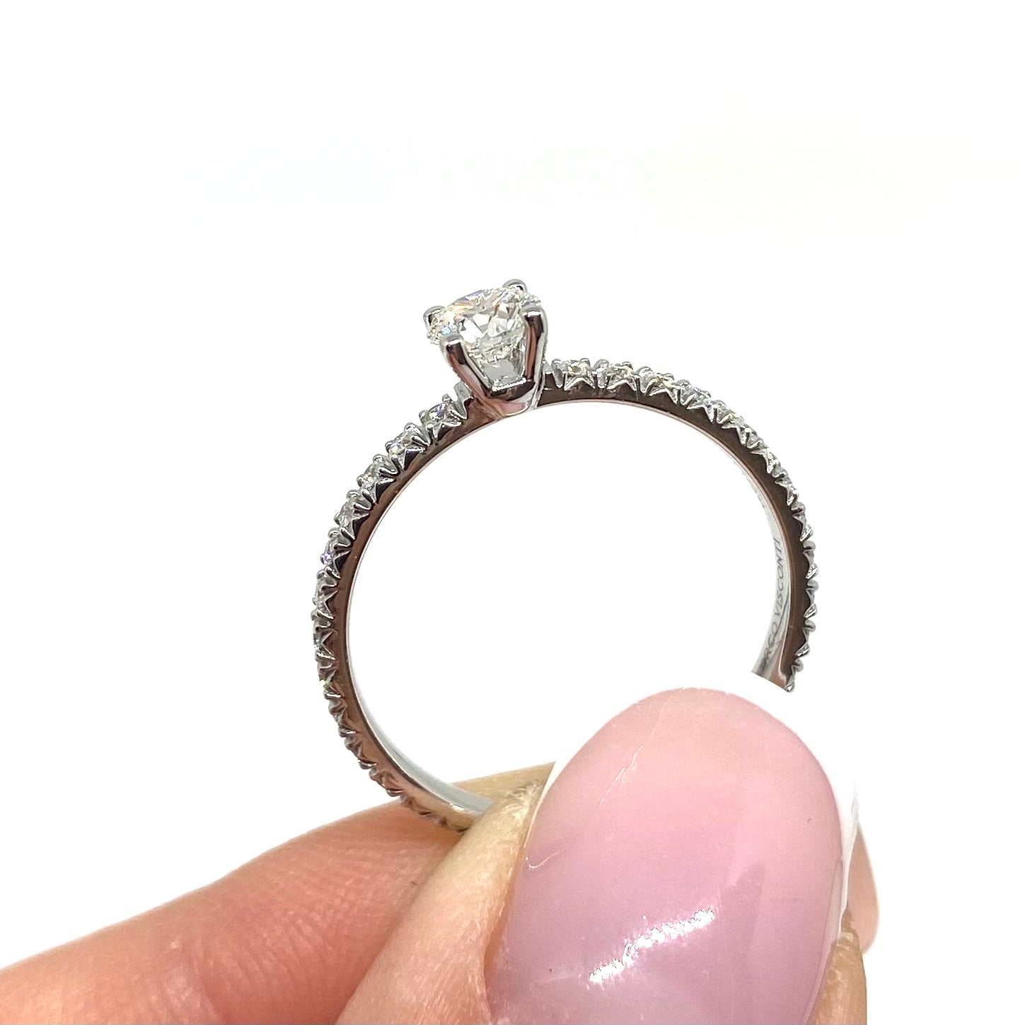 Solitario con Diamanti sul Gambo