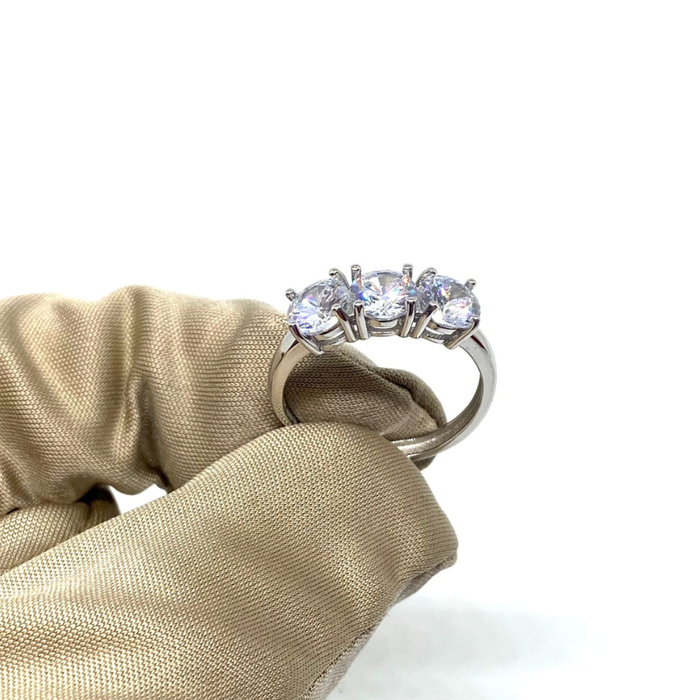 Anello Argento e Zirconi + Confezione Rosa S.Valentino GRATIS