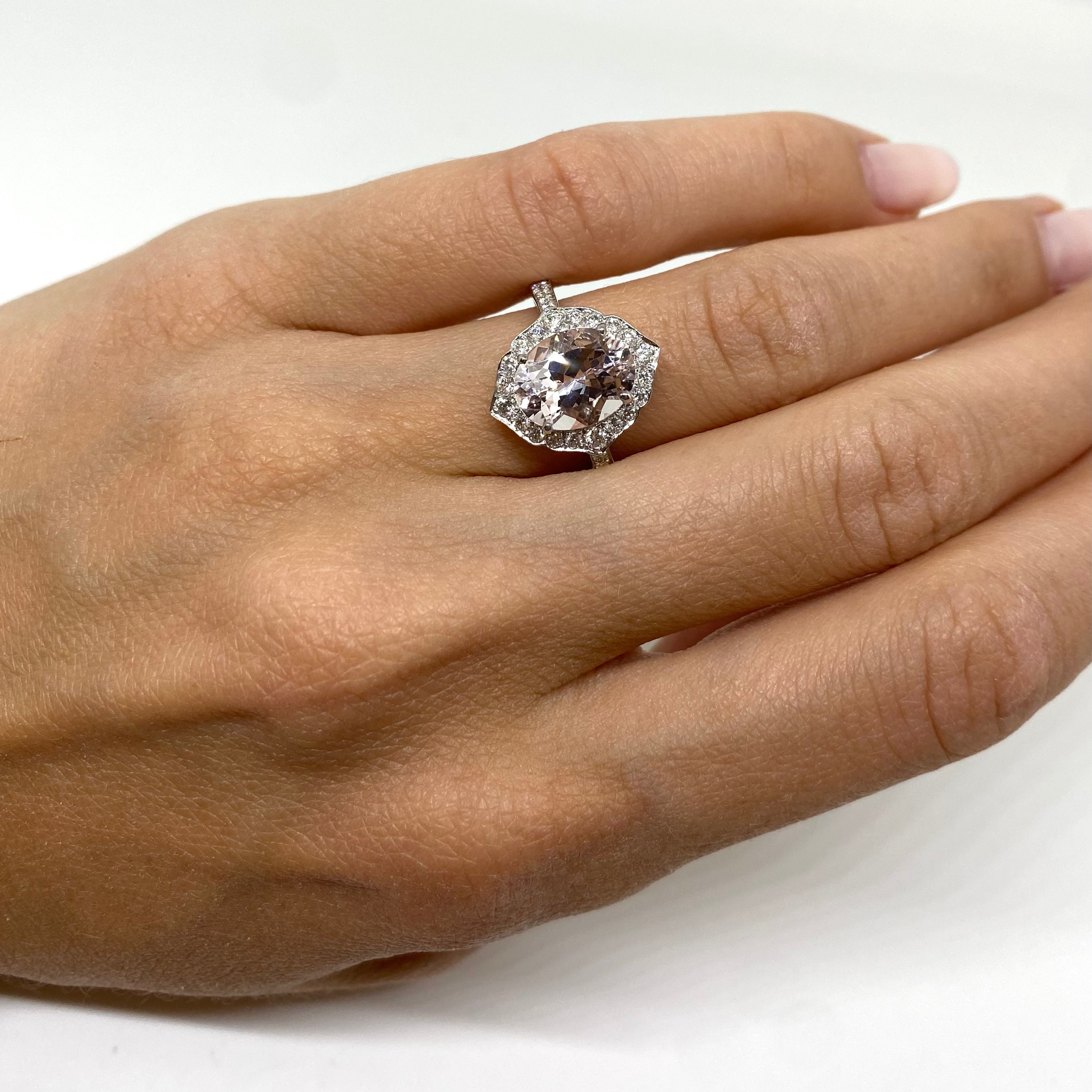 Anello con Morganite