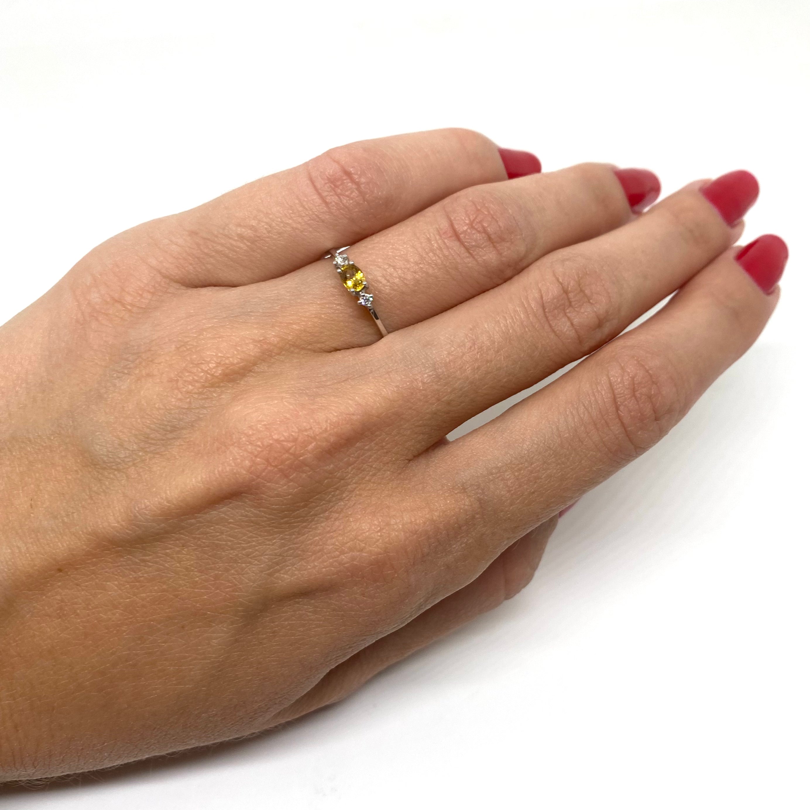 Solitario Zaffiro Giallo e Diamanti