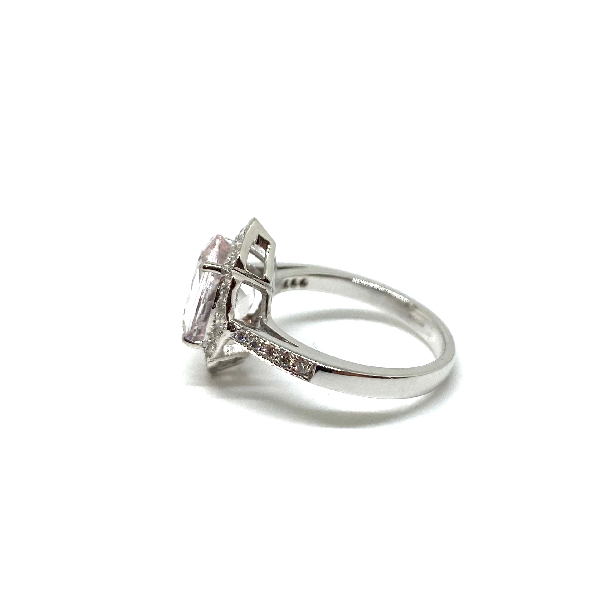 Anello con Morganite
