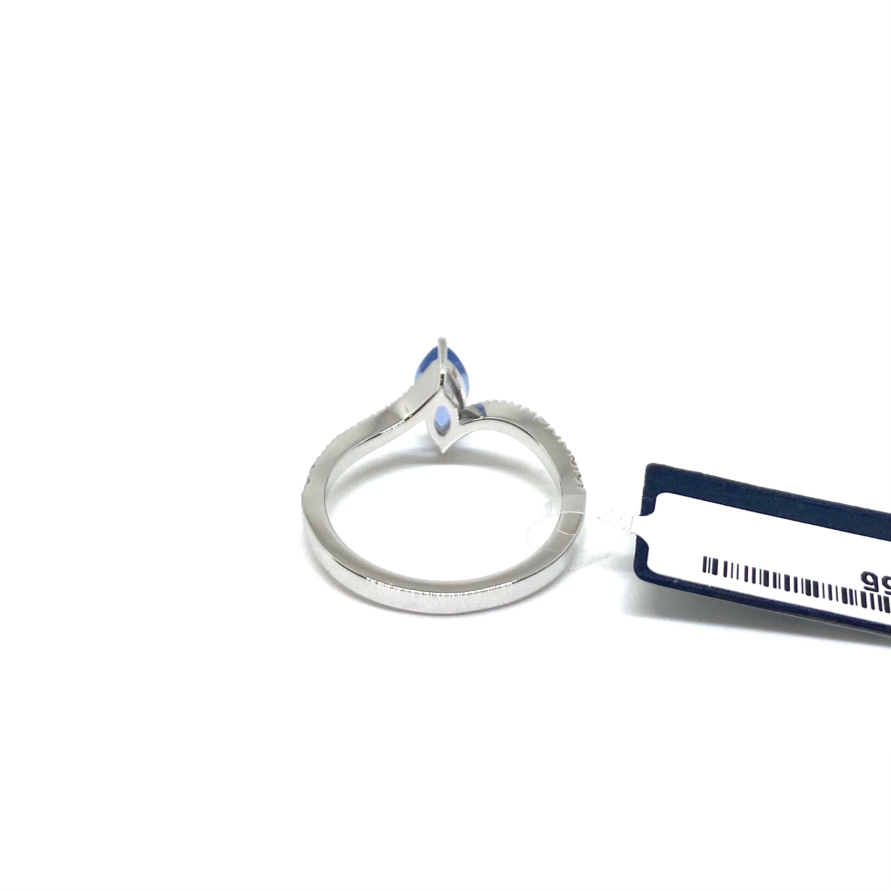 Anello con Zaffiro e Diamanti sul Gambo
