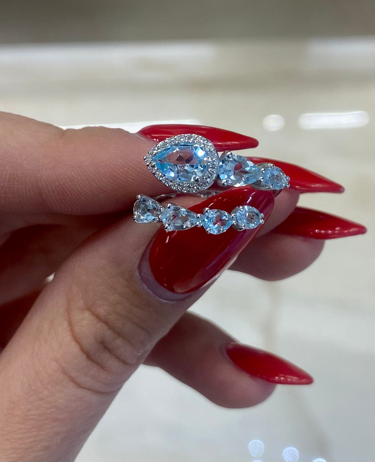 Anello oro 18 kt e acquamarina