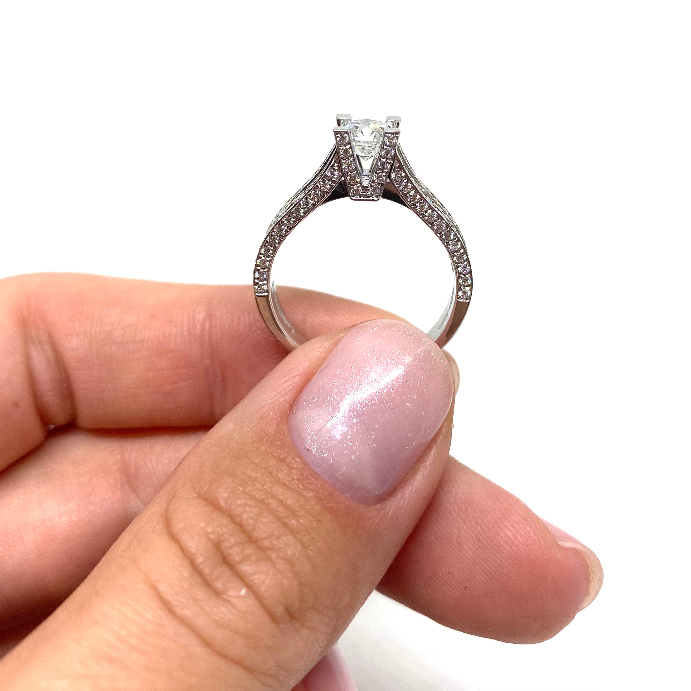 Solitario con Pietre sul Gambo - Oro e Diamanti