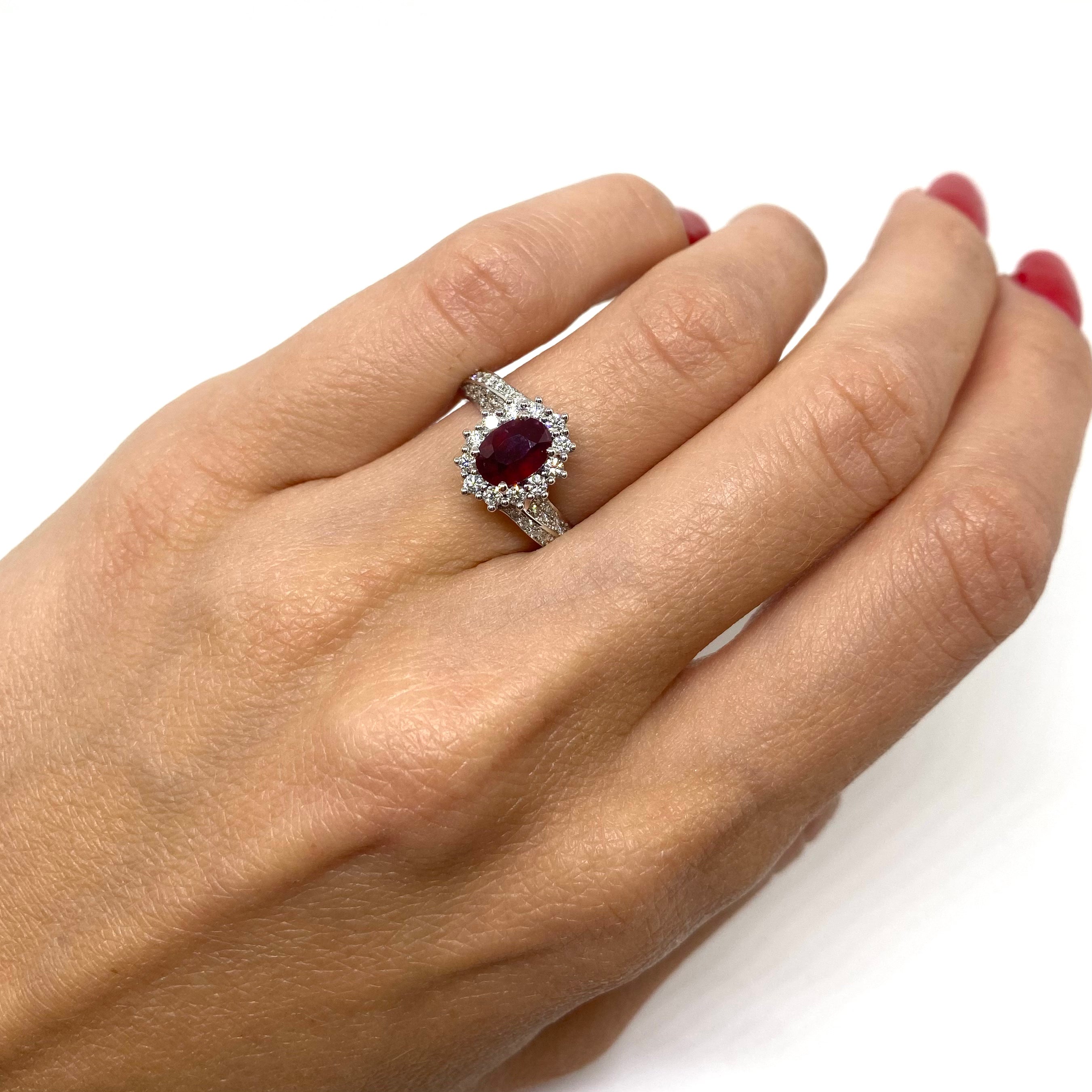 Anello Kate di Rubino - Contrarie