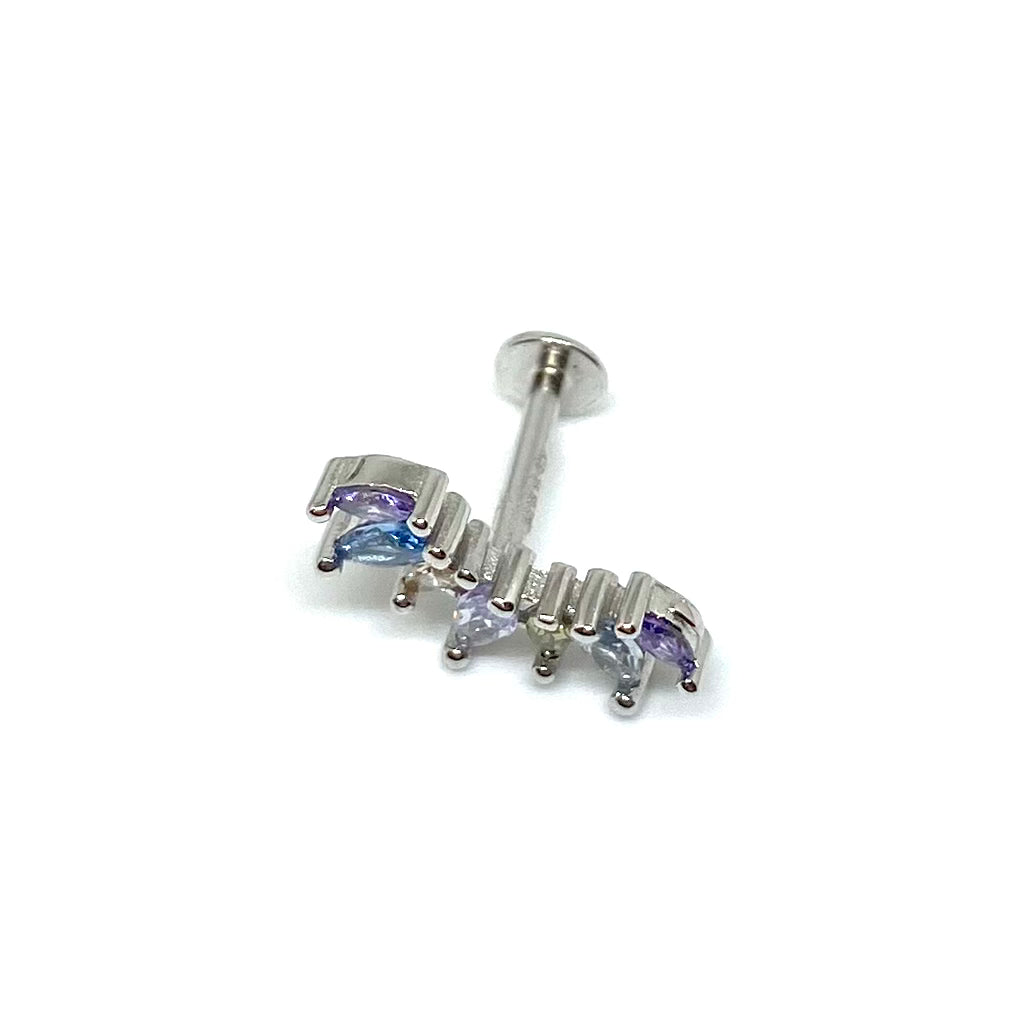 Piercing orecchino arcobaleno