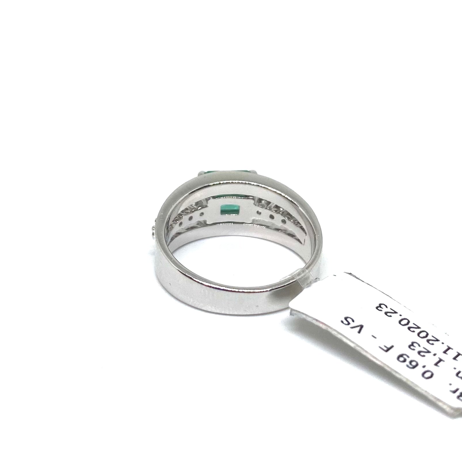 Anello Fascia Smeraldo e Diamanti