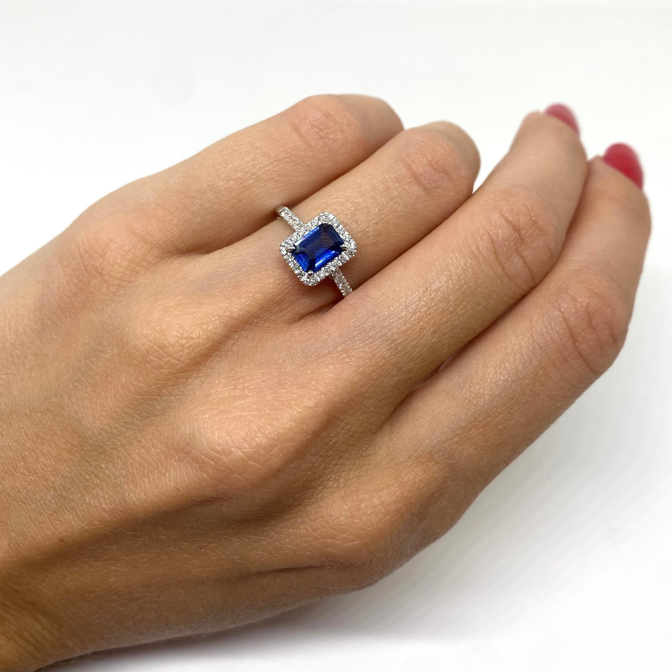 Anello Zaffiro - Taglio Smeraldo