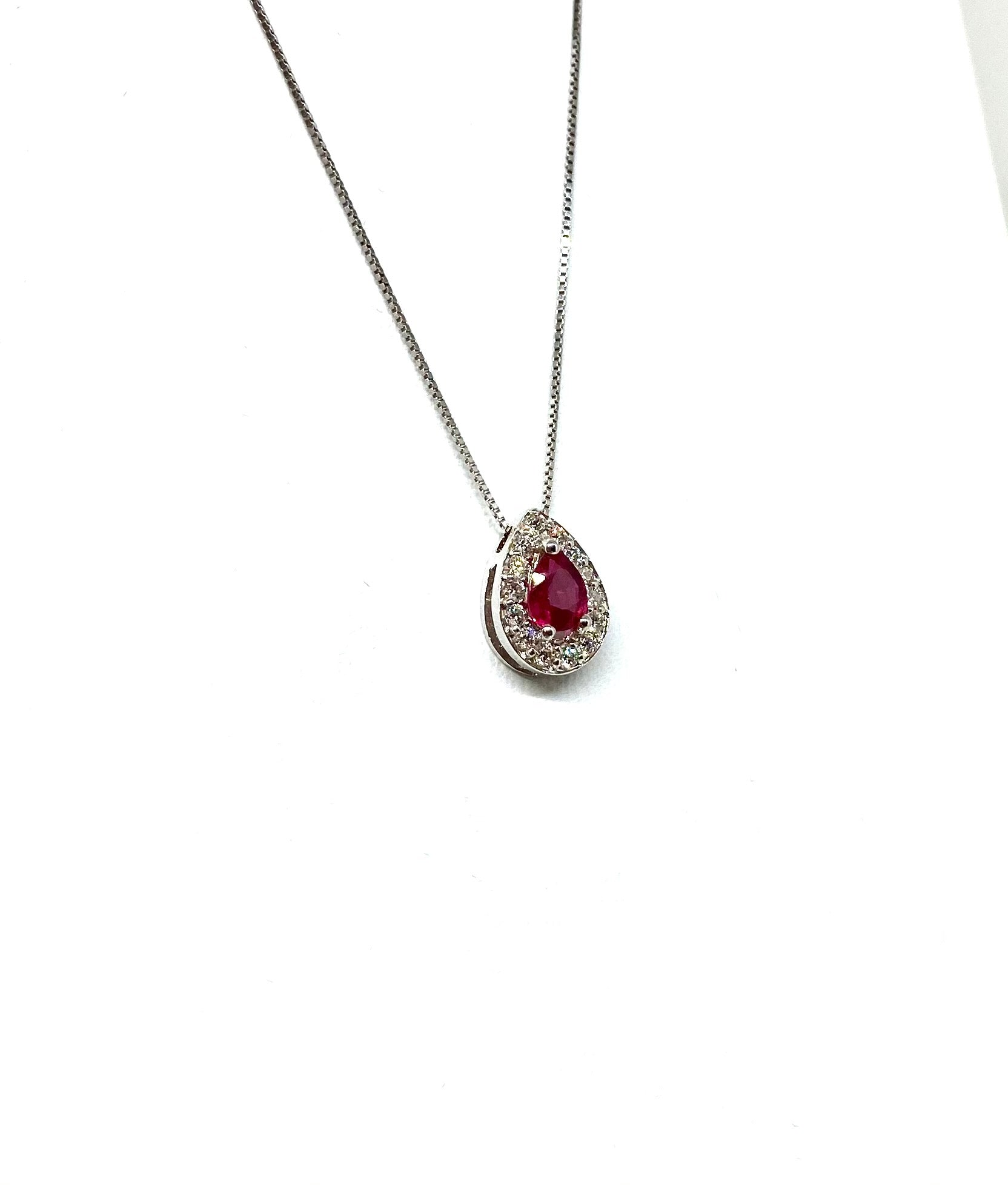 Collana con Ciondolo a Goccia - Oro Bianco