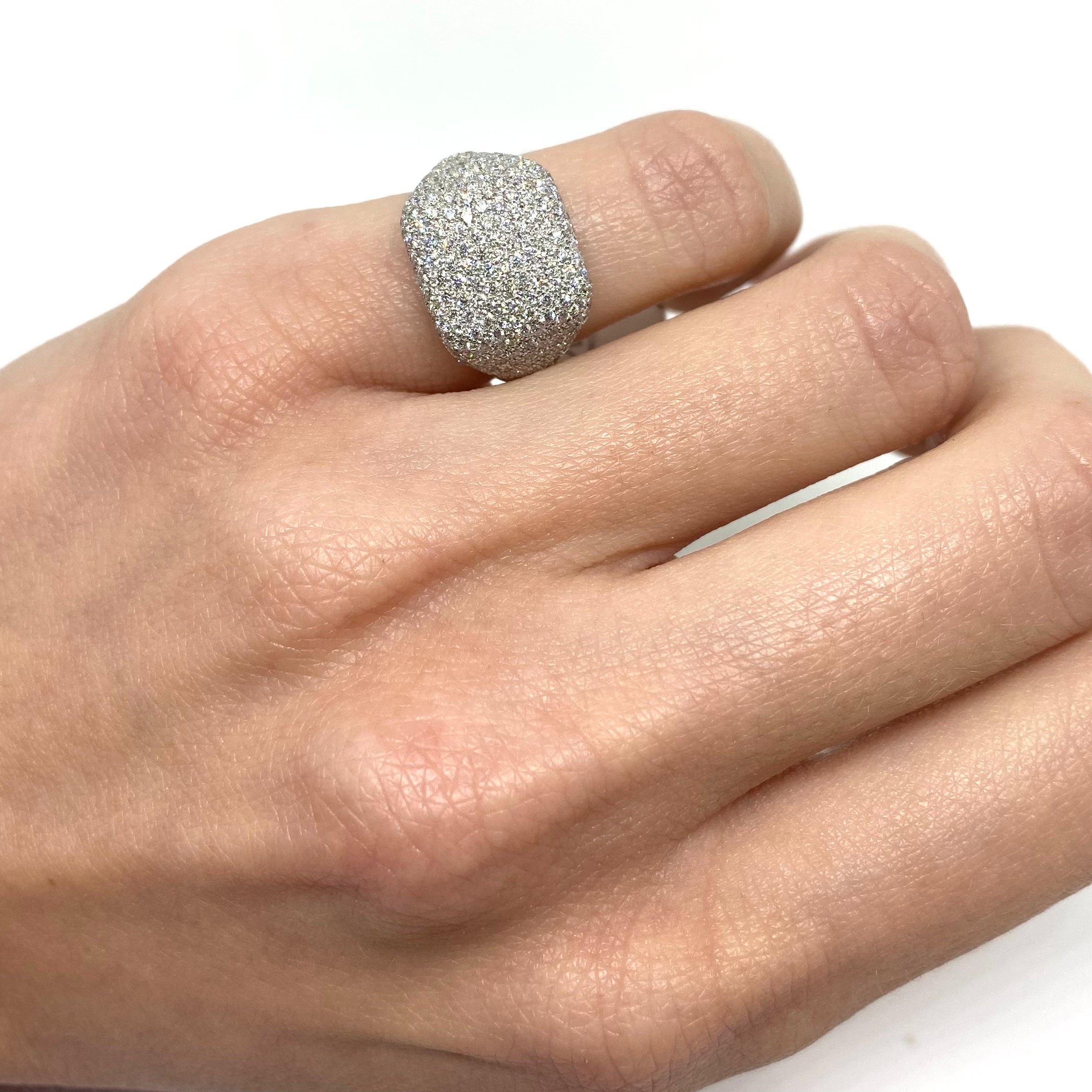 Anello Chevalier di diamanti