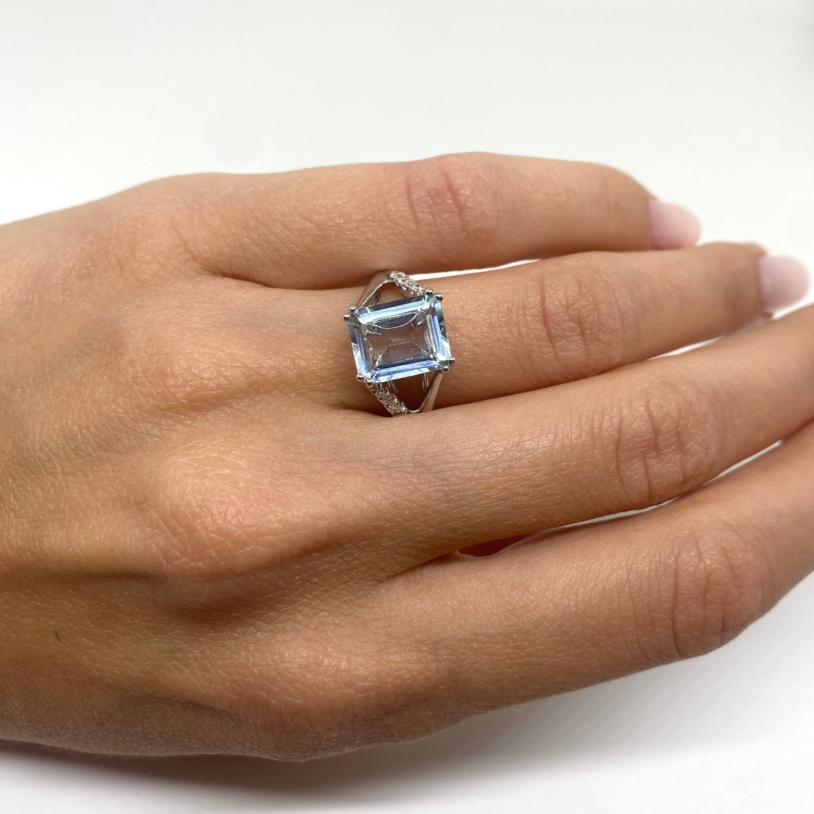 Anello Acqua Marina - Taglio Smeraldo