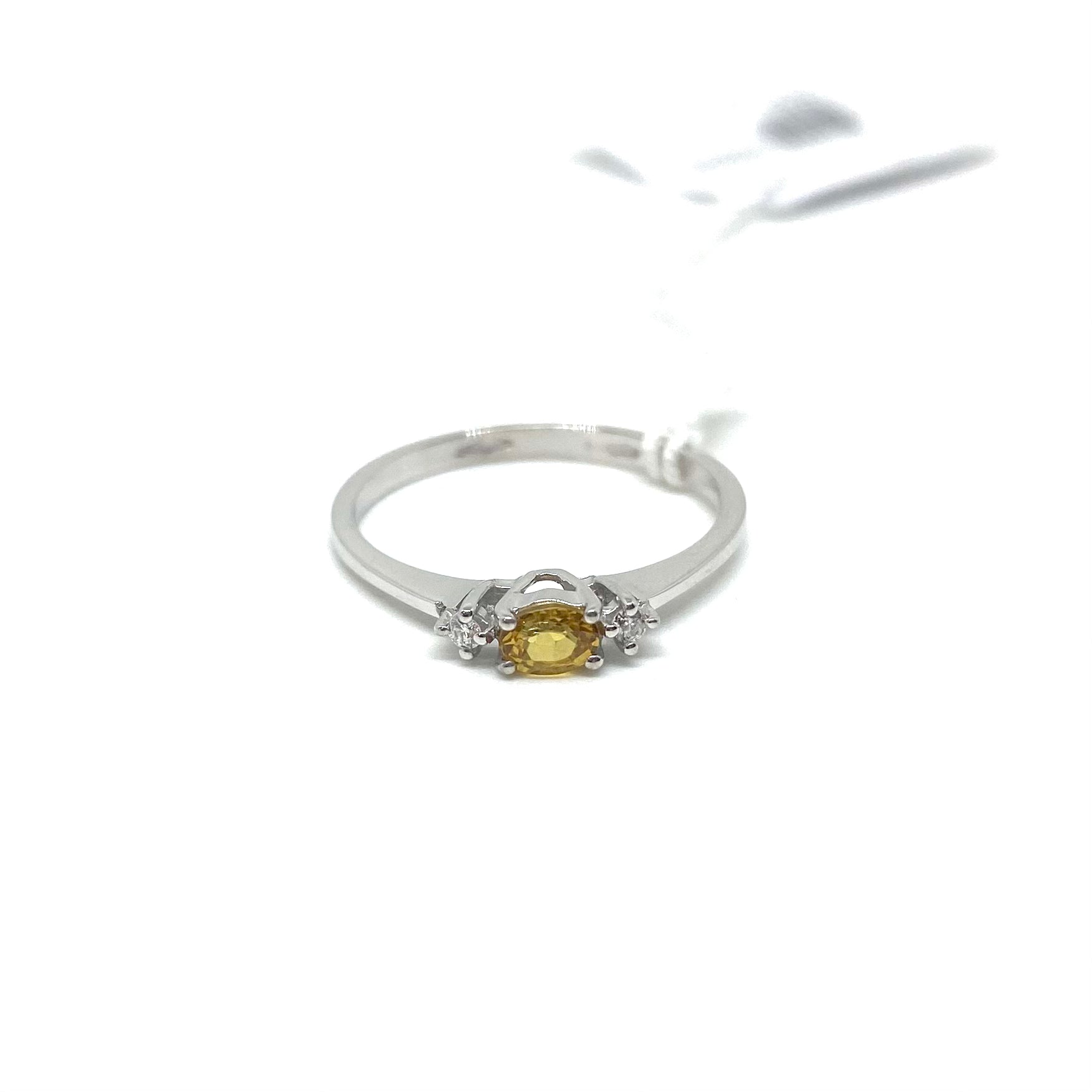 Solitario Zaffiro Giallo e Diamanti