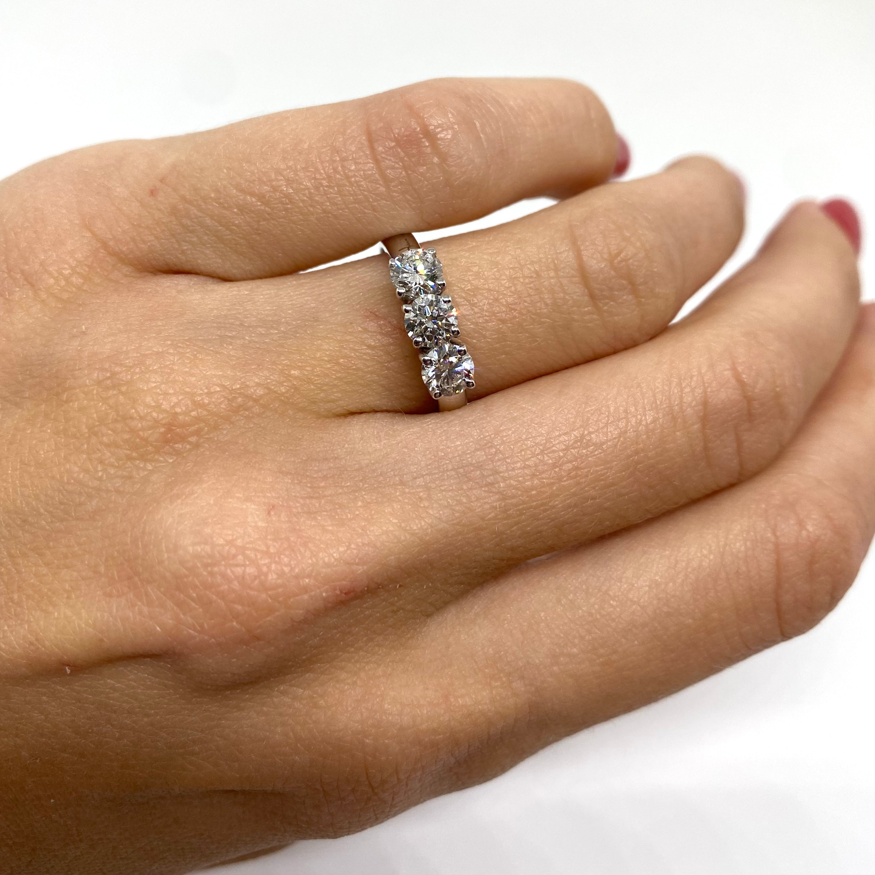 Anello Trilogy - Oro e Diamanti