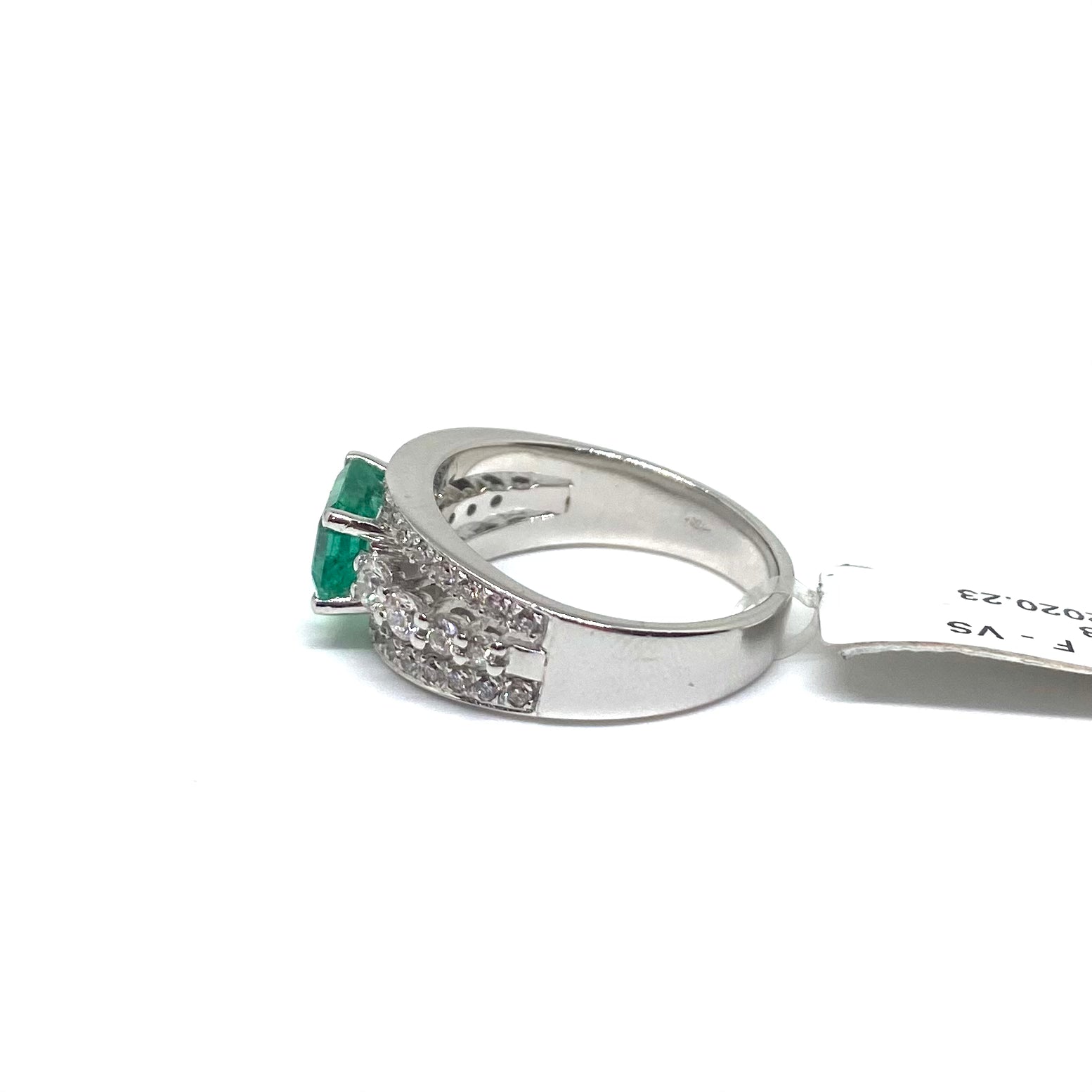 Anello Fascia Smeraldo e Diamanti
