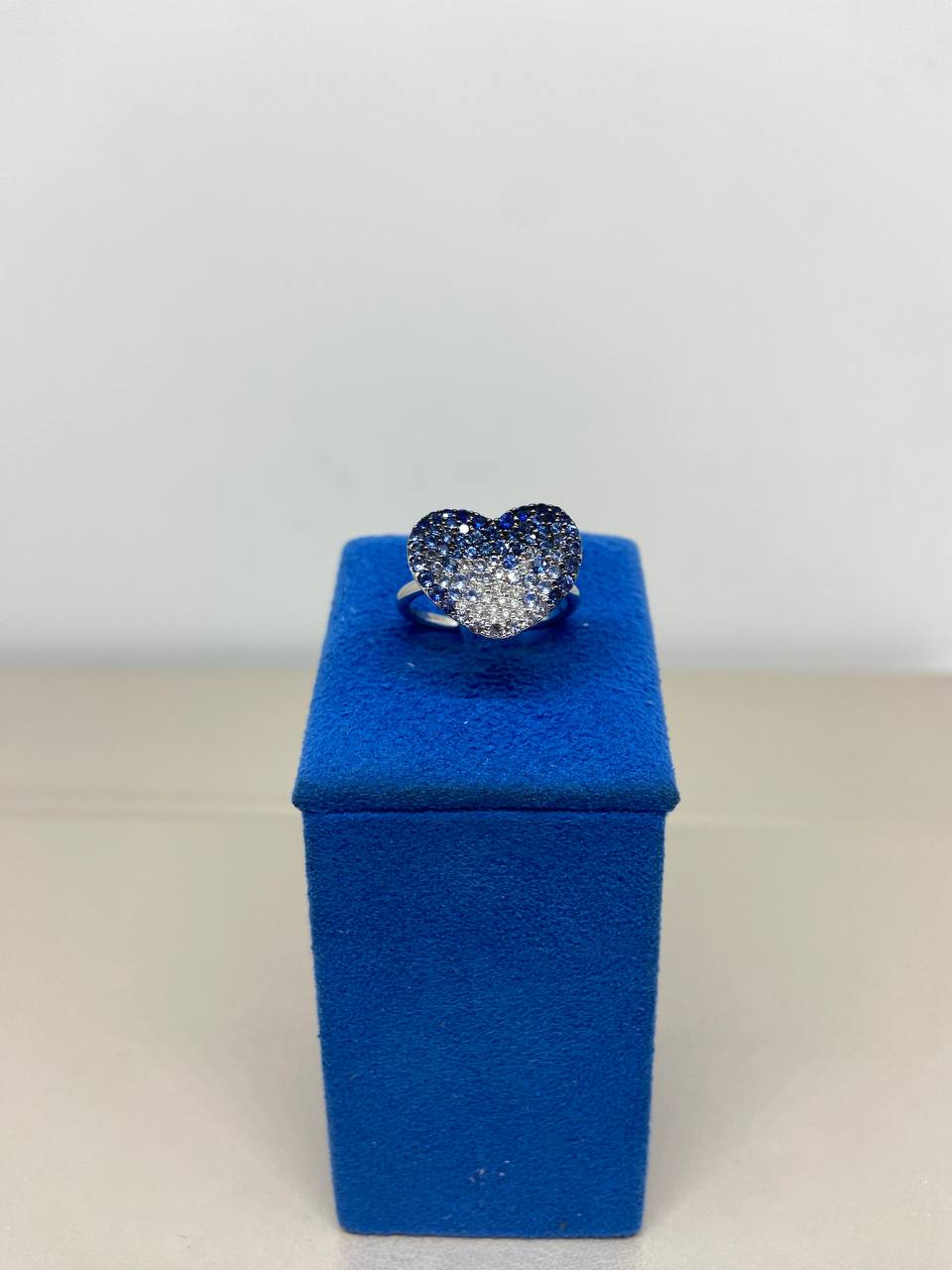 Anello cuore blu - diamanti e zaffiri