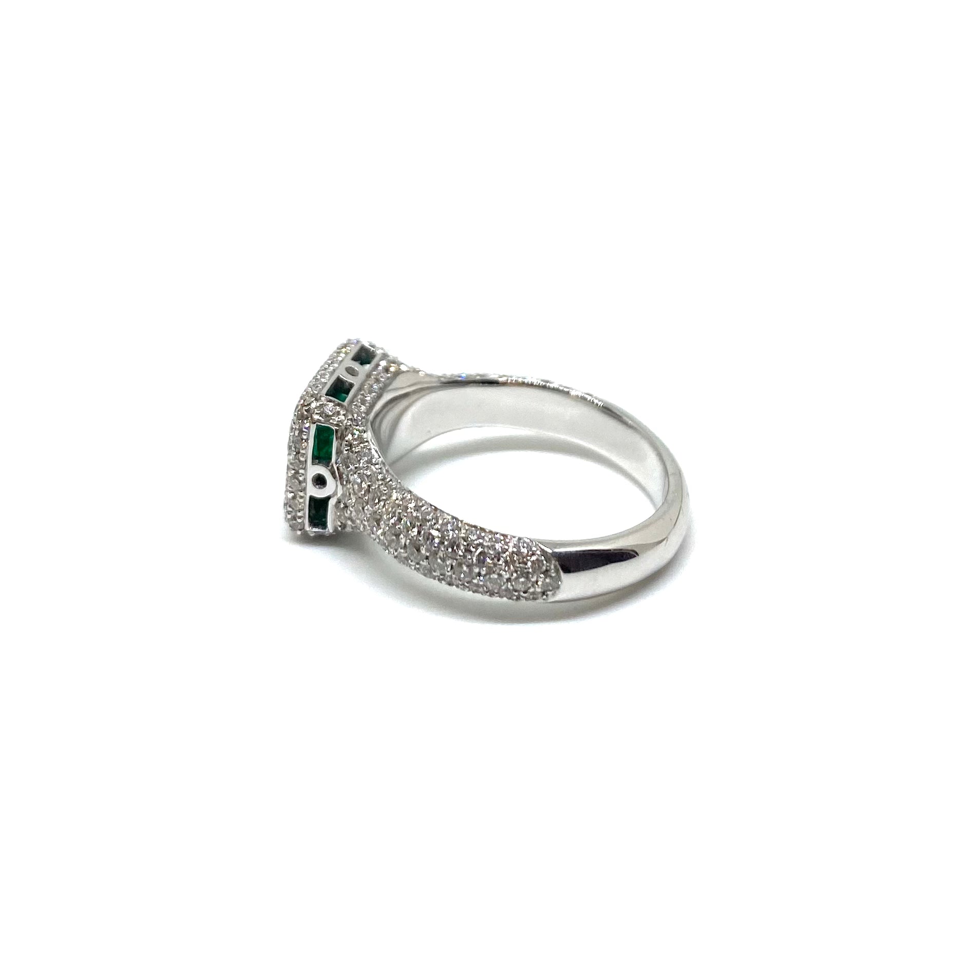 Anello Smeraldo - Pavè di Diamanti
